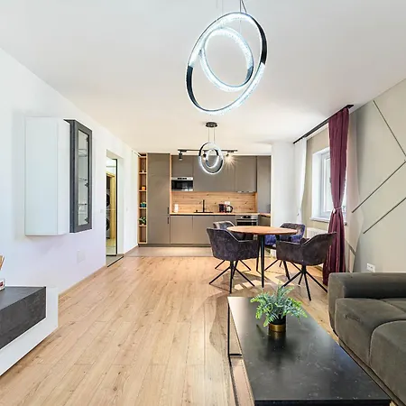 Апартаменти Coresi Perfect Place *