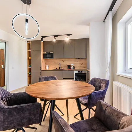 Coresi Perfect Place Апартаменти